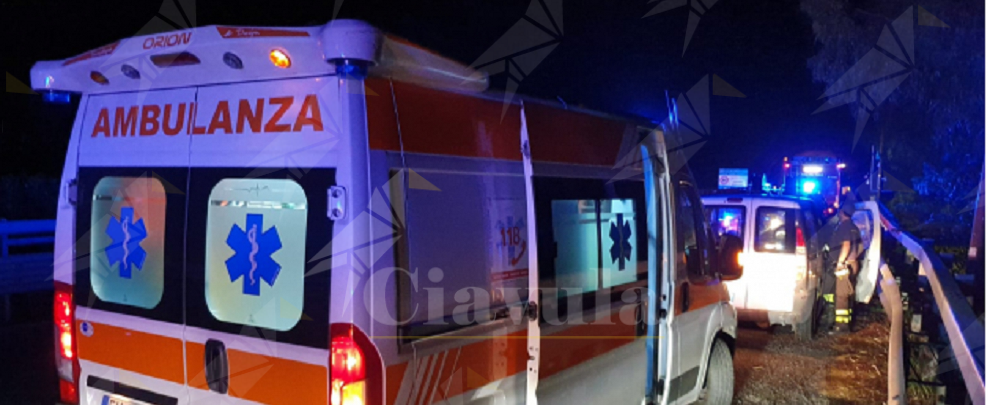 Scontro autobus-auto nel cosentino. Un morto e tre feriti