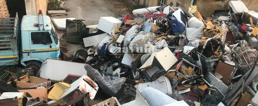 Lettrice segnala discarica a cielo aperto a Caulonia superiore