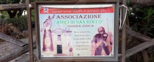 Migrante dello sprar di Gioiosa pulisce volontariamente l’area degli Amici di San Rocco item-thumbnail