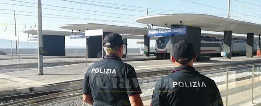 Reggio Calabria, beccato a scrivere “ACAB” su un treno: minorenne denunciato dalla polizia