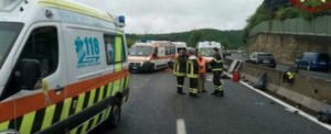 Incidente mortale tra moto e auto, due persone perdono la vita item-thumbnail