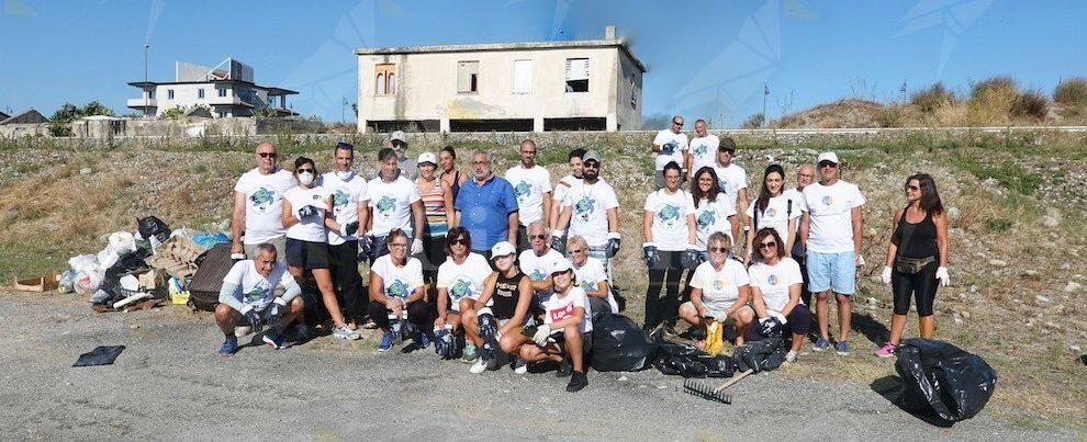 Conclusa con successo la giornata di pulizia straordinaria della spiaggia di Grotteria