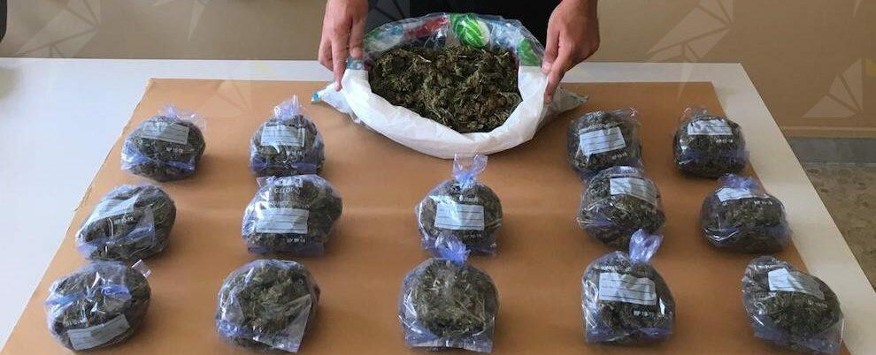 Fermato in auto con 1,2 kg di marijuana, scattano le manette per un 24enne