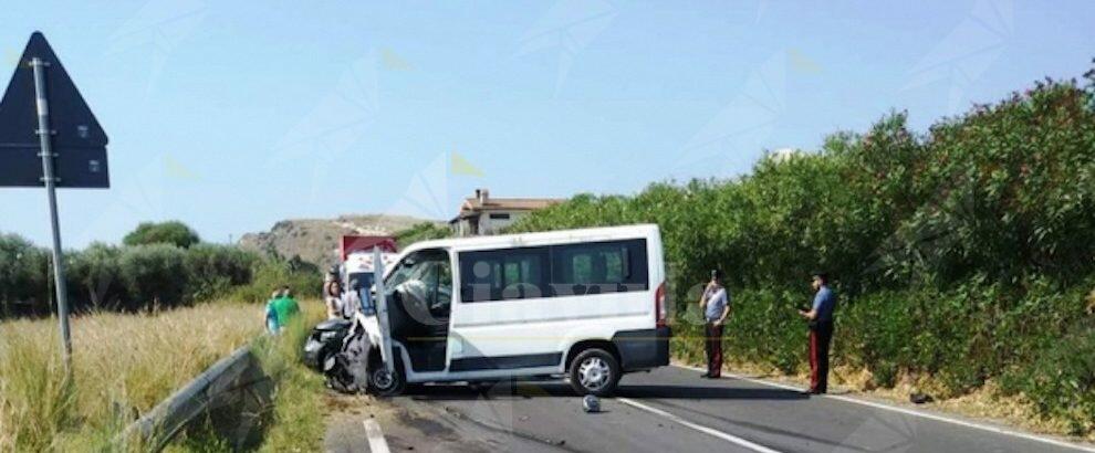 Potere al Popolo: “Basta morti, la Statale 106 va messa in sicurezza!”