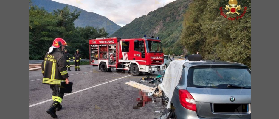 Camion perde carico di legname e uccide un 15enne. Gravemente ferita la madre