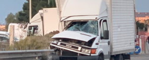 Incidente tra due veicoli sulla S.S.106 a Locri item-thumbnail