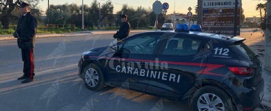 Getta la droga dall’auto alla vista dei carabinieri, 52enne finisce ai domiciliari