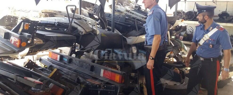 Sorpresi a rubare pezzi di auto sotto sequestro, arrestati in flagranza di reato