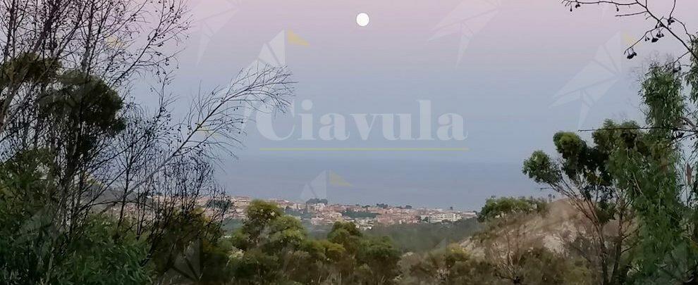 Foto del giorno: Il fascino di Caulonia marina vista dalle colline di Vasì