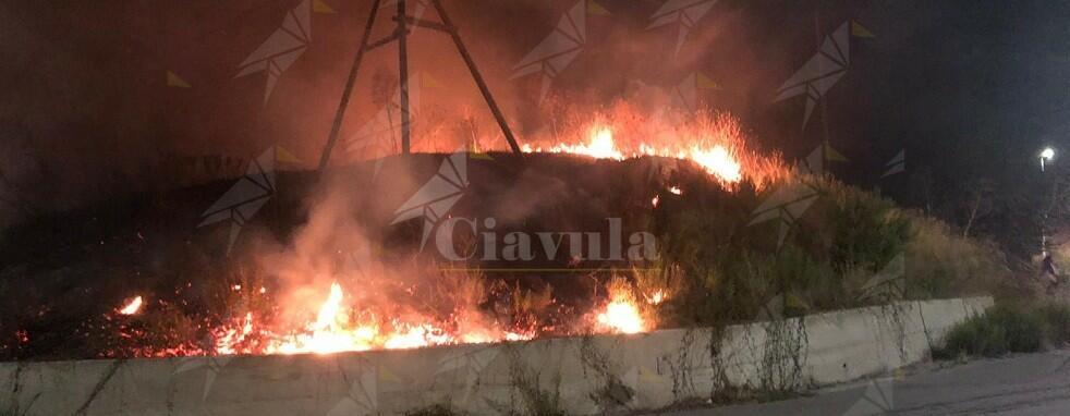 Incendio in corso a Riace in contrada Guardia