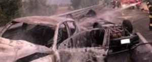 Auto in fiamme dopo un incidente, due feriti item-thumbnail
