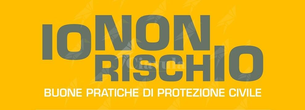 I volontari della Protezione civile di Camini in piazza a Roccella per fare sensibilizzazione