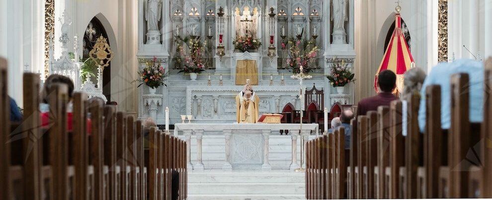 Nella civile Bologna non ci si sposa più in chiesa