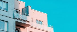 Occupano abusivamente casa popolare in Calabria, sindaco aggredisce ragazza incinta e futura nonna item-thumbnail