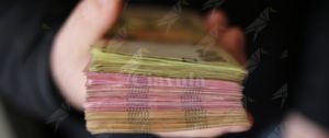 Trasportava nascosti nello zaino quasi 90.000 euro in contanti, arrestato item-thumbnail