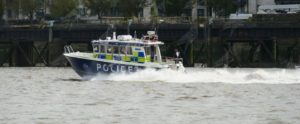La DIA e la Guardia di Finanza arrestano uno scafista e sequestrano circa 450 kg di hashish e marijuana item-thumbnail