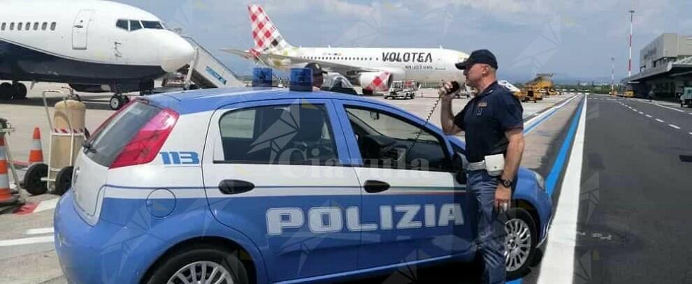 Misure anti covid-19: la polizia respinge un giovane brasiliano alla frontiera aerea di Lamezia Terme