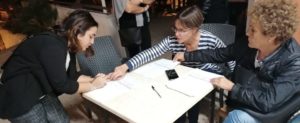 Caulonia, in piazza Bottari la raccolta firme contro la chiusura dello Studio Radiologico di Siderno item-thumbnail
