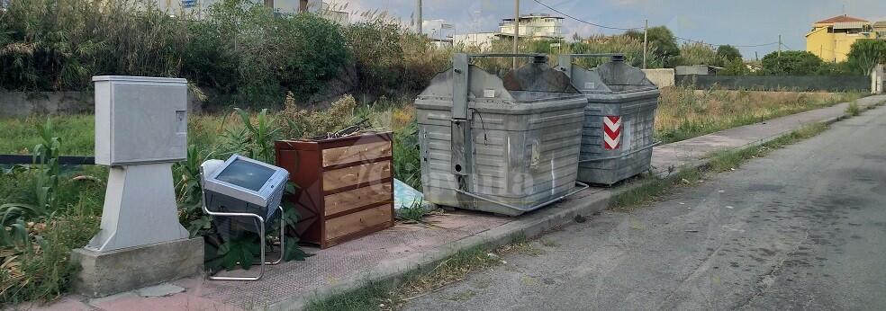 Il comune di Caulonia ha multato diversi cittadini per abbandono di rifiuti
