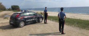 Gettano la cocaina in mare per sfuggire al controllo dei carabinieri. Arrestati item-thumbnail