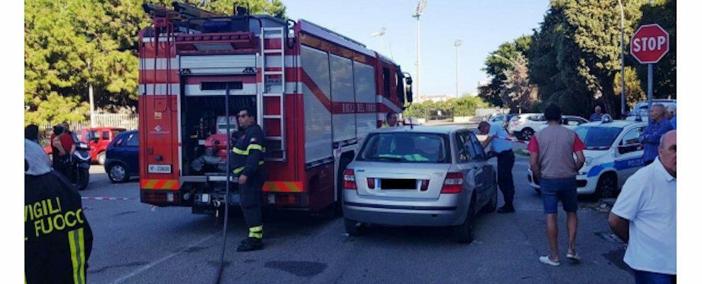 Tremendo scontro tra 3 auto nei pressi di una scuola a Reggio Calabria, diversi feriti