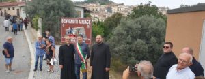 Il sindaco di Riace parla di “anni e anni di reati” commessi. E scrive anche: “Meglio la legge del taglione che passare per c……e” in riferimento a un giornalista sgradito item-thumbnail