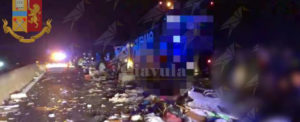 Famiglia distrutta in un incidente stradale: muoiono padre, madre e la figlia neonata item-thumbnail