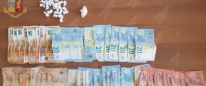 Contrasto allo spaccio di stupefacenti: 15 pusher arrestati, sequestrati oltre 10 kg di droga e 5.000 euro item-thumbnail