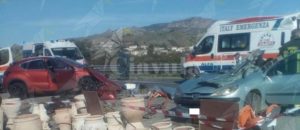 Tragedia sulla S.S. 106: un morto e due feriti gravi a Melito di Porto Salvo item-thumbnail