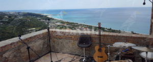 Al Castello Carafa di Roccella, Armando Quattrone presenta il nuovo singolo “In Calabria” item-thumbnail