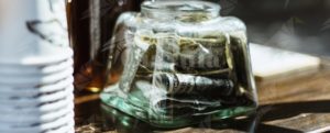 Ruba le mance dal bancone del bar, denunciato item-thumbnail