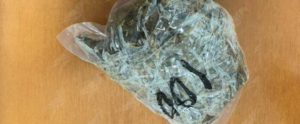 Tenta di sottrarsi al controllo, trovato con 100 grammi di marijuana e un grammo di cocaina, arrestato item-thumbnail