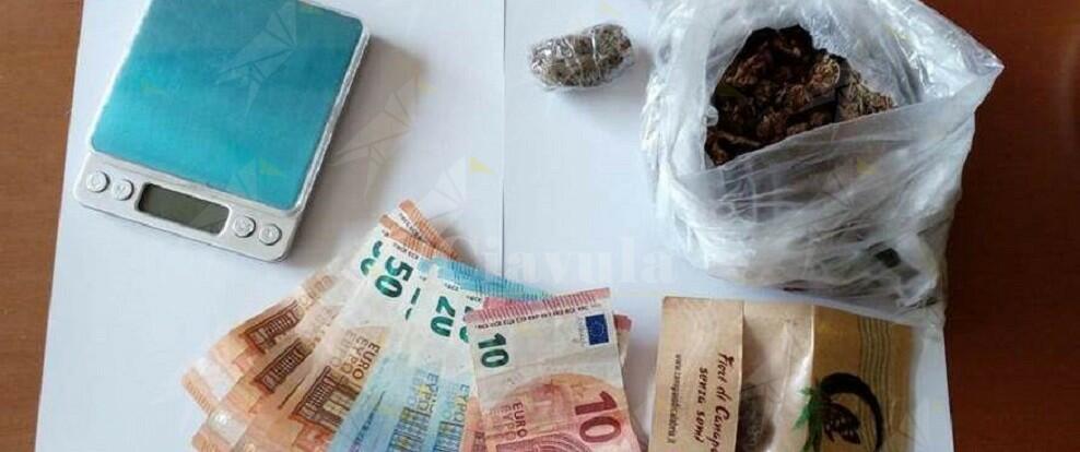 Nascondeva nell’armadio 100 grammi di marijuana, arrestato un uomo a Reggio Calabria