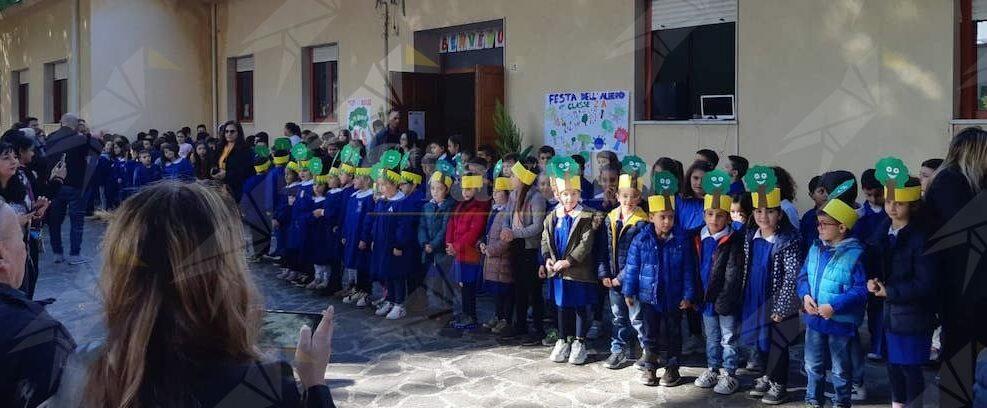 Alla scuola primaria di Ardore la festa dell’albero tra canti e poesie