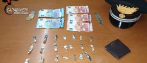 Beccato con la cocaina in auto, 18enne finisce in manette item-thumbnail