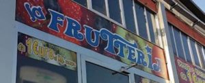 ‘Ndrangheta, Klaus Davi allontanato dal negozio di frutta di Antonio Barbaro item-thumbnail