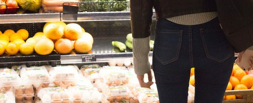 Merce rubata nascosta nelle borse, fermate due donne all’uscita di un supermercato