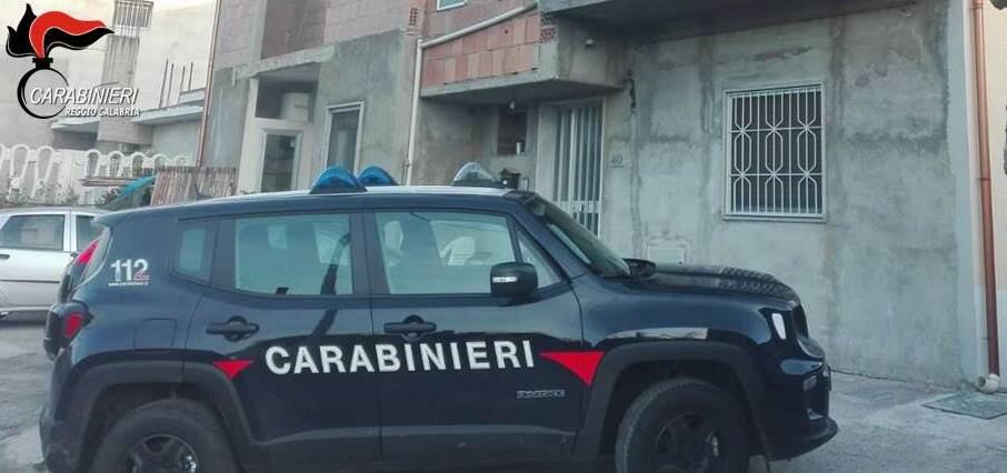 I carabinieri trovano dell’esplosivo e un’arma  a Ciminà