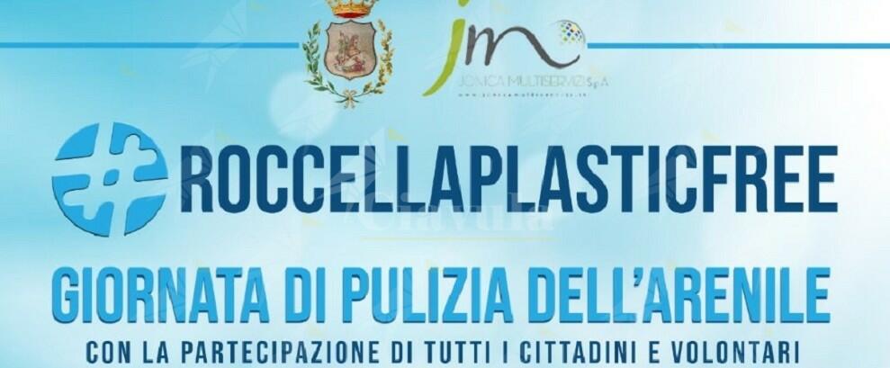 Ripulire la spiaggia dalla plastica, giornata di volontariato a Roccella