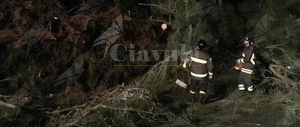 Frana strada in Calabria, chiusa al traffico la statale 18