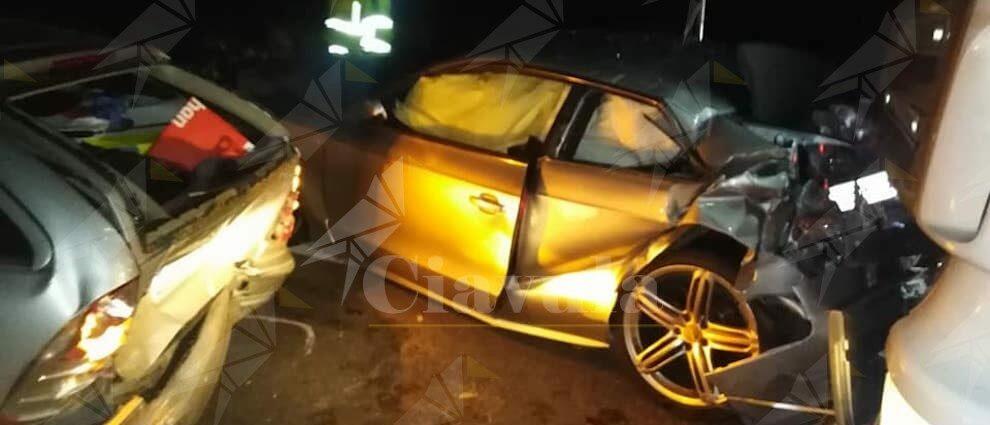 Tremendo incidente sulla S.S. 106 tra 4 auto e un autoarticolato