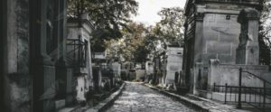 Anziano cade nel cimitero e rimane rinchiuso. Salvato dalla polizia item-thumbnail
