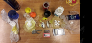 Nascondeva la droga tra i deodoranti e la schiuma da barba, arrestato item-thumbnail