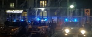 Picchia con estrema violenza la mamma e la nonna, arrestato dalla polizia item-thumbnail
