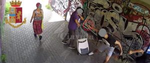 Arrestati due minorenni autori di una rapina item-thumbnail