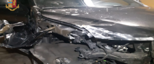 Cittadino svizzero ubriaco demolisce la propria auto ed alcuni garage item-thumbnail