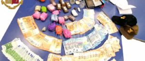 Trovato in casa con quasi 5 chili di droga e 40.000 euro in contanti. Arrestato item-thumbnail