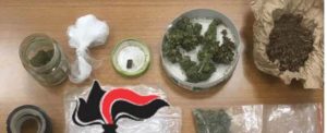Beccato in casa con hashish e marijuana, arrestato e rimesso in libertà item-thumbnail