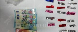 Sorpreso con la cocaina nascosta nella tasca del giubbotto, scattano le manette per un pregiudicato item-thumbnail
