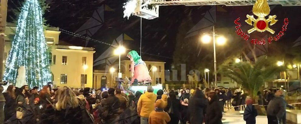 I vigili del fuoco portano la befana a Vibo Valentia